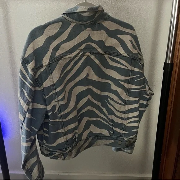 SOLD CLOT x LEVI'S sz M Year of Tiger Print Denim Jacket Blue Jeans Frog Closure - Picture 12 of 13